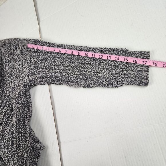 American Eagle Grey Chunky Cable Knit Cropped Sweater - Size S (Oversized Fit) - Picture 8 of 15